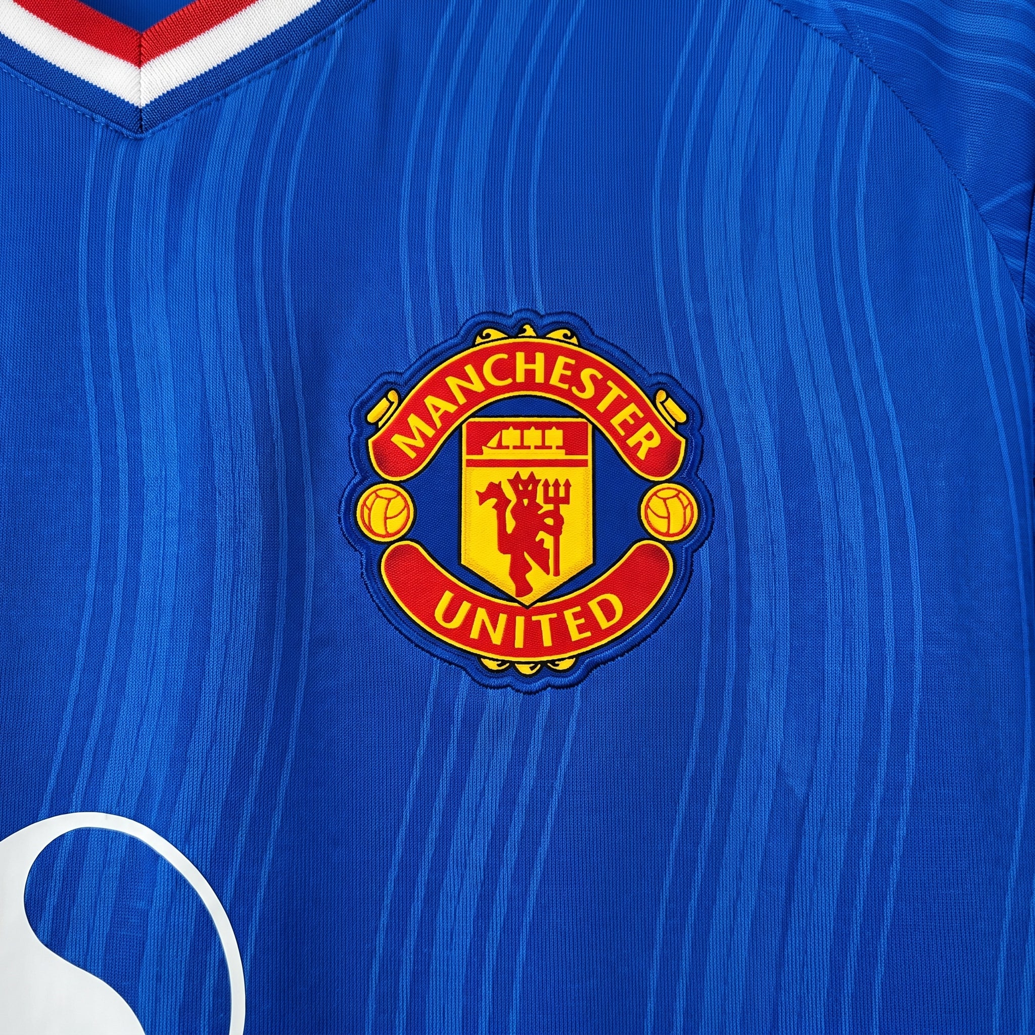 MANCHESTER UNITED 2026/27 AWAY SHIRT