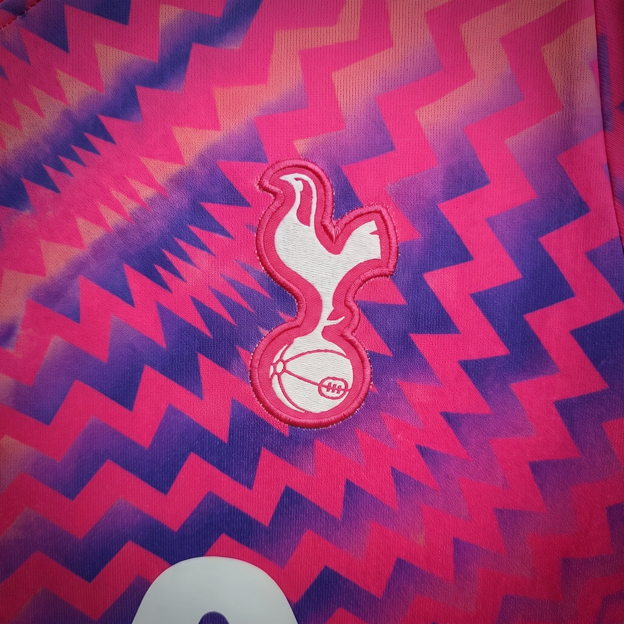 TOTTENHAM HOTSPUR 2026/27 PINK GOALKEEPER SHIRT